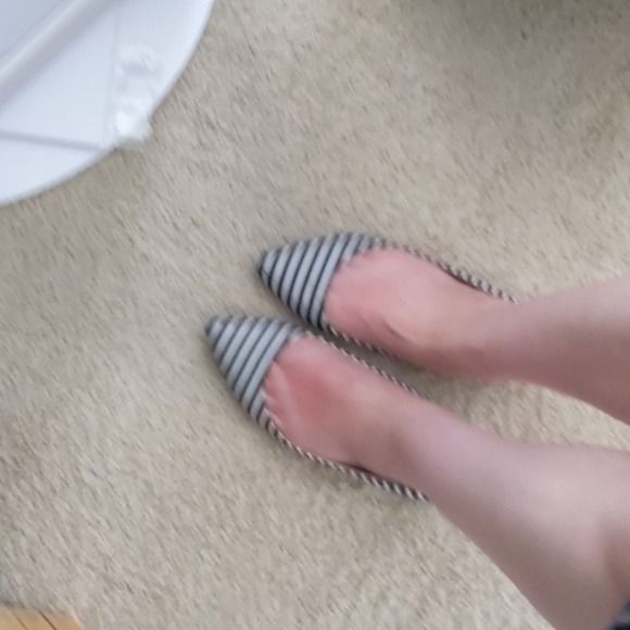 Black and White flats - Picture 5 of 6